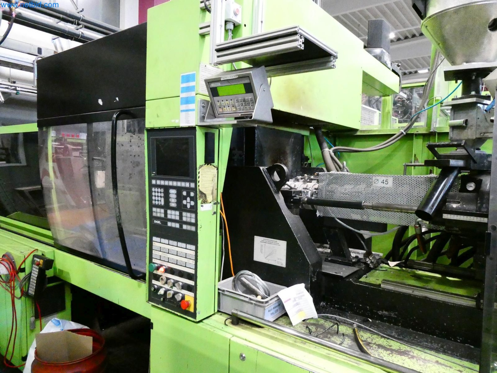 Engel Spritzgießmaschinen und Maschinen aus der Kunststoffindustrie-4