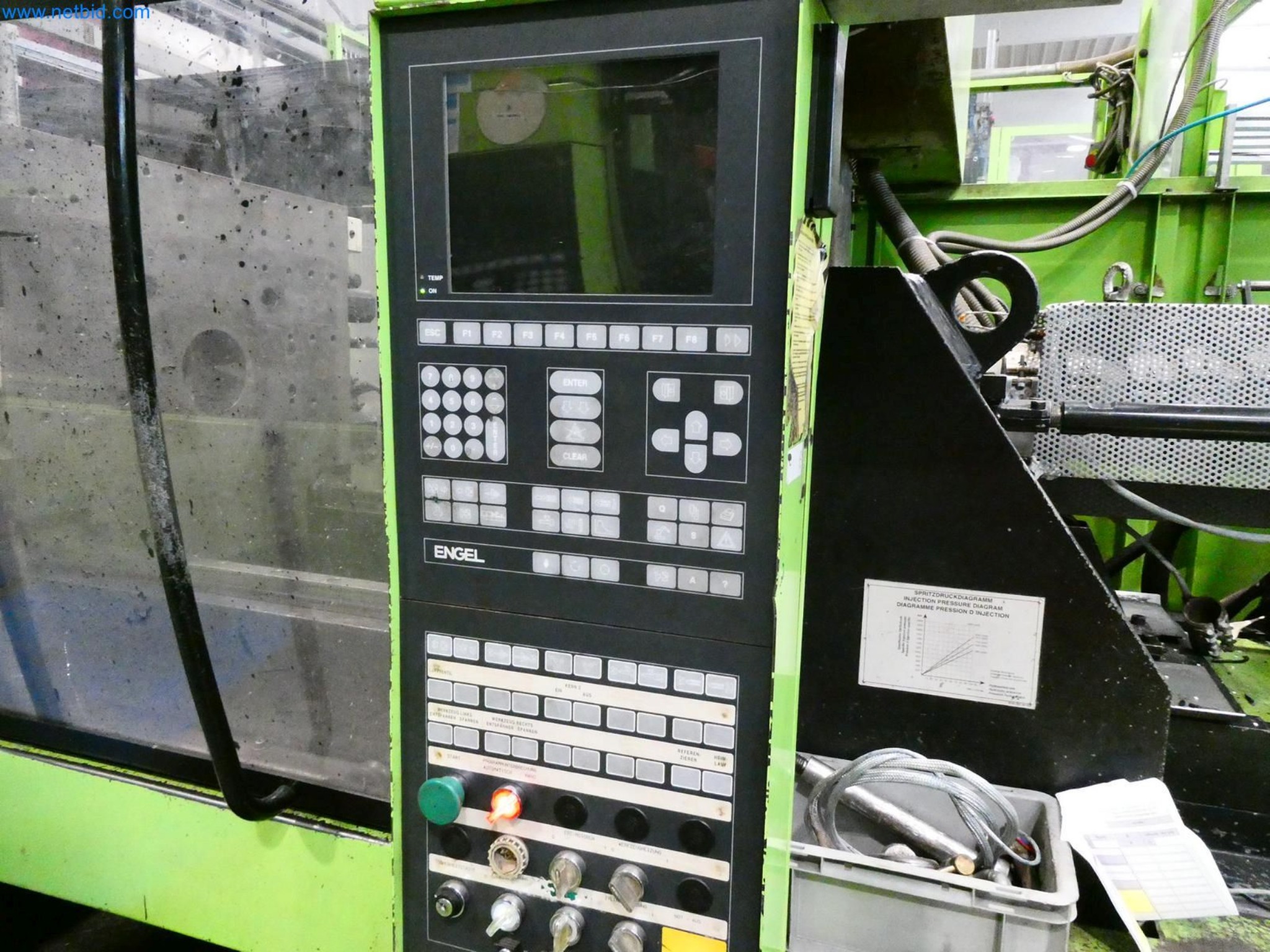 Engel Spritzgießmaschinen und Maschinen aus der Kunststoffindustrie-6
