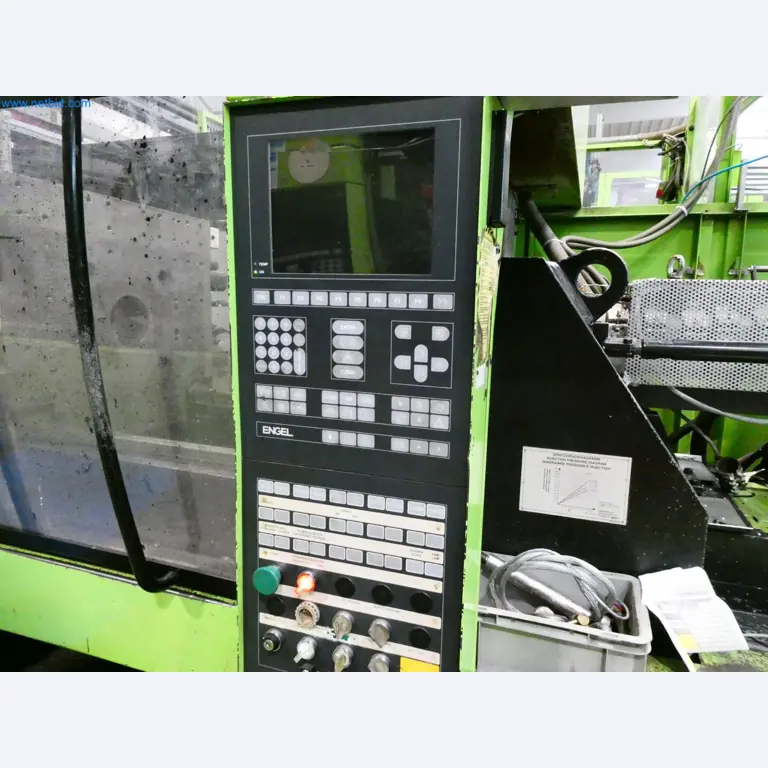 Engel Spritzgießmaschinen und Maschinen aus der Kunststoffindustrie-6
