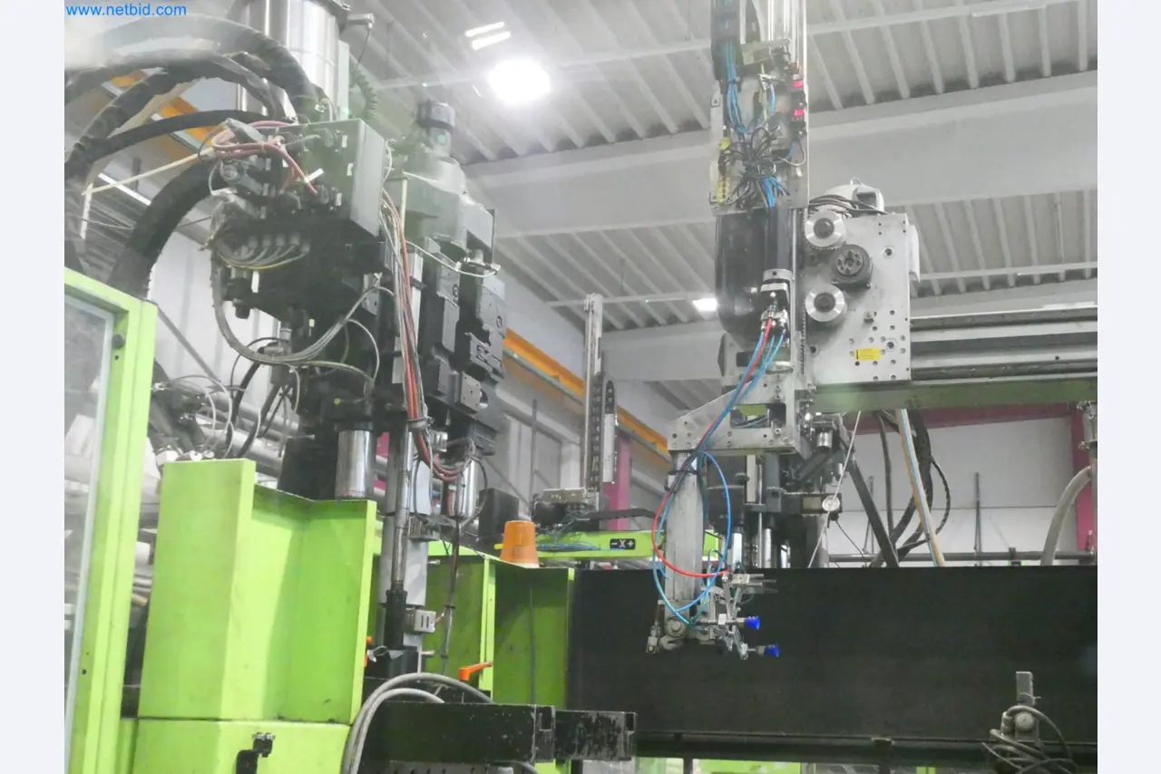 Engel Spritzgießmaschinen und Maschinen aus der Kunststoffindustrie-5