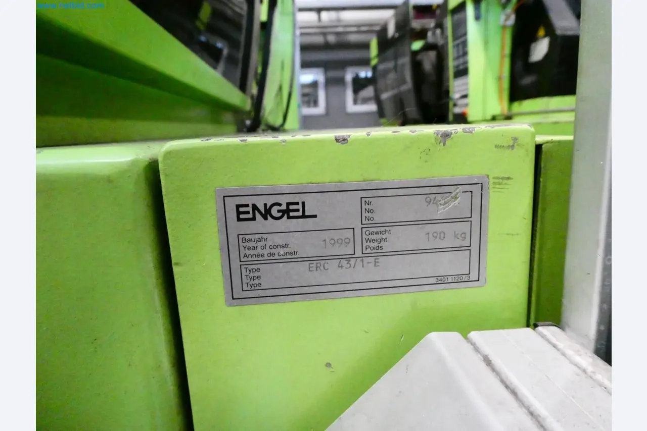 Engel Spritzgießmaschinen und Maschinen aus der Kunststoffindustrie-6