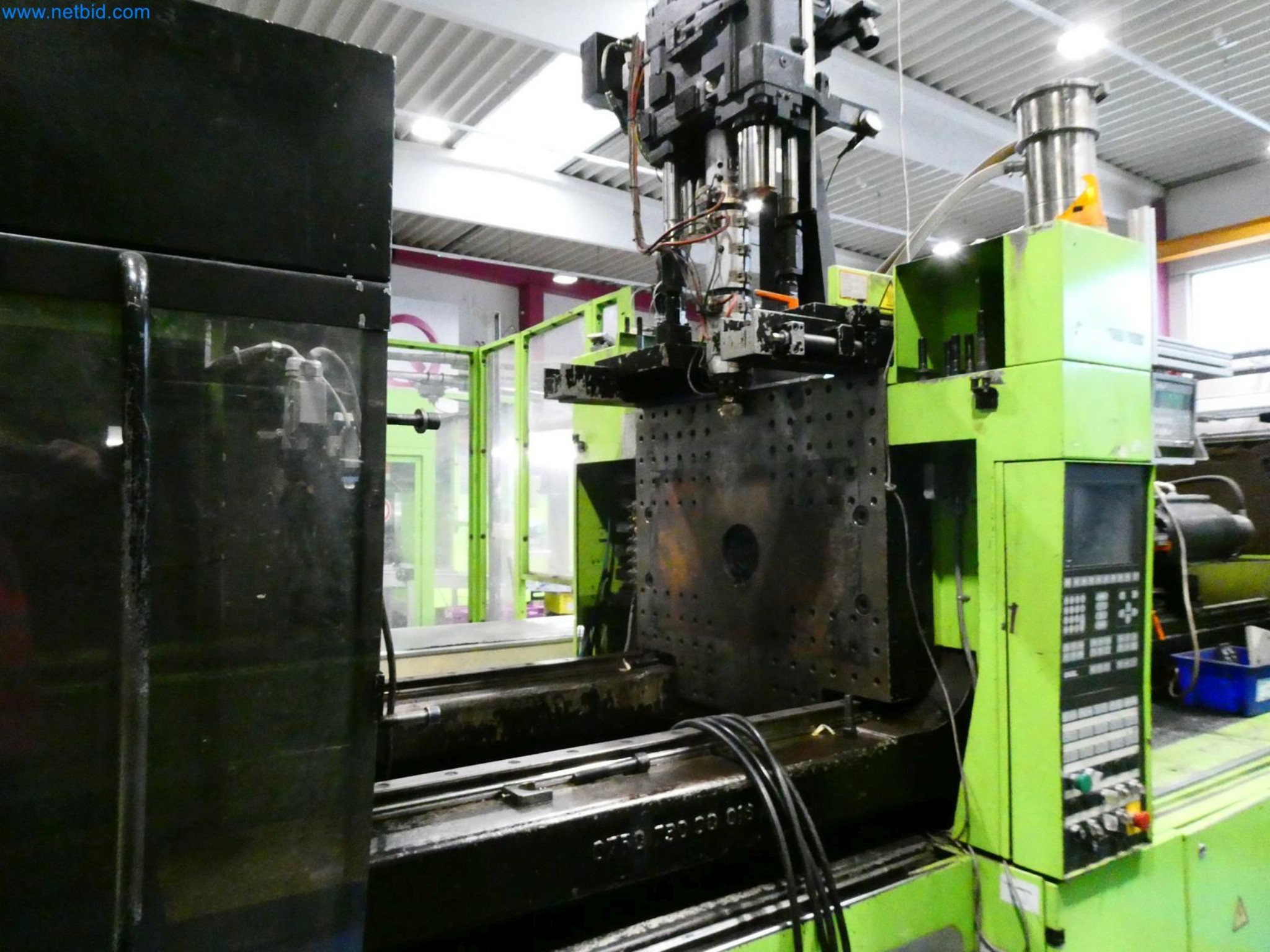 Engel Spritzgießmaschinen und Maschinen aus der Kunststoffindustrie-1