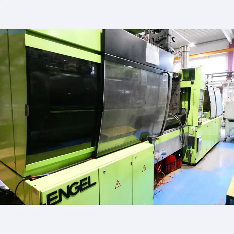 Engel Spritzgießmaschinen und Maschinen aus der Kunststoffindustrie-2