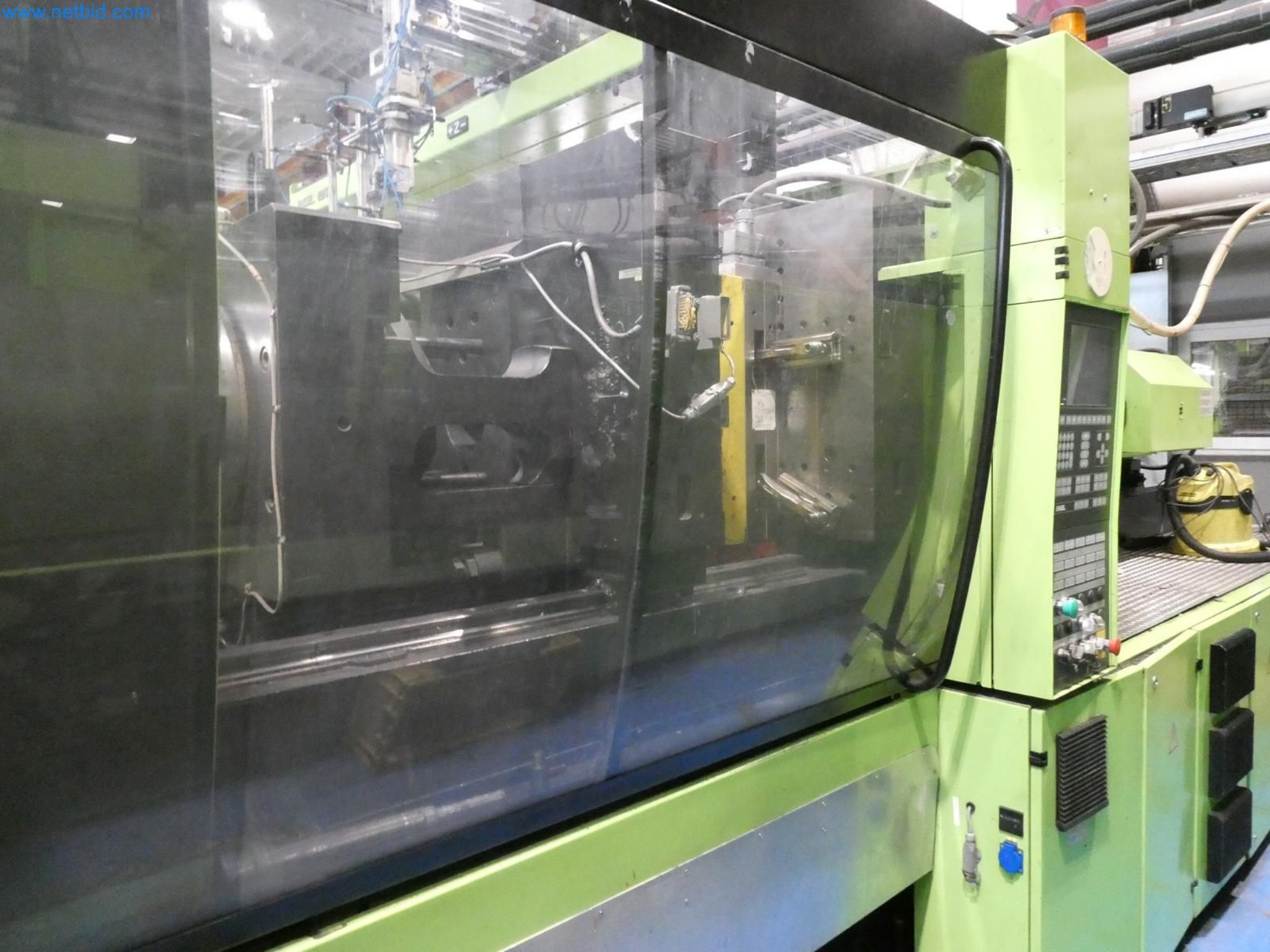 Engel Spritzgießmaschinen und Maschinen aus der Kunststoffindustrie-1