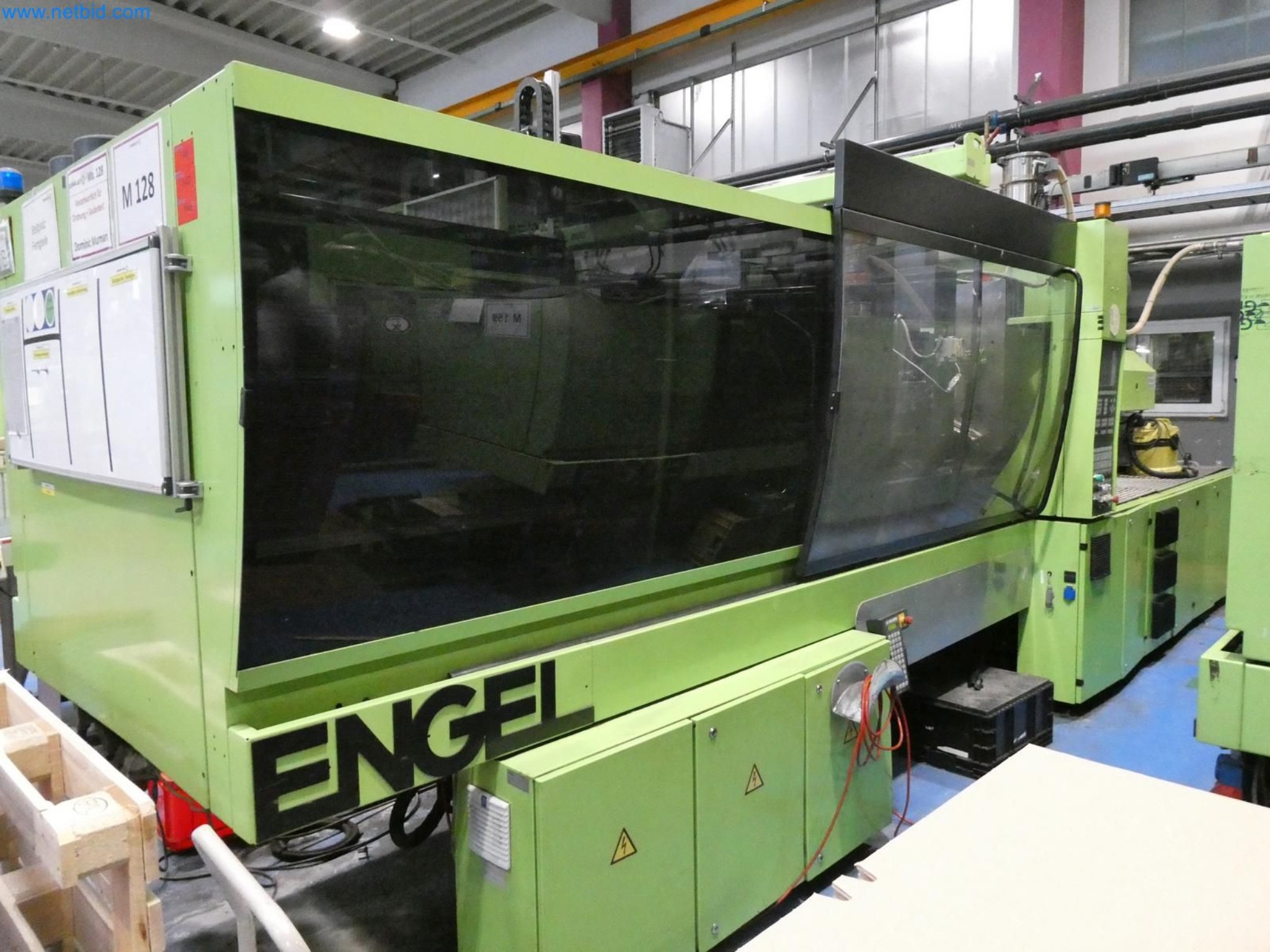 Engel Spritzgießmaschinen und Maschinen aus der Kunststoffindustrie-2