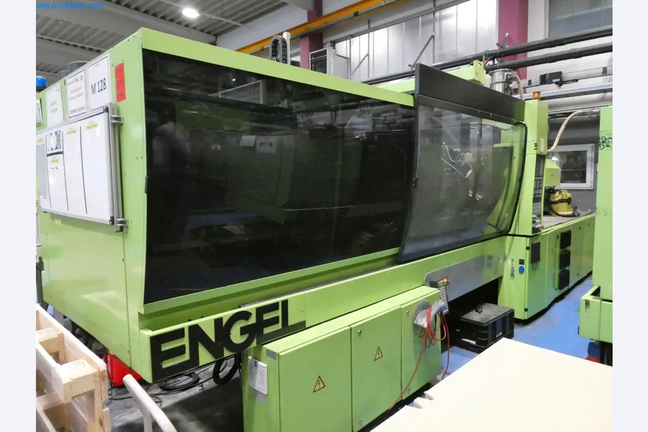 Engel Spritzgießmaschinen und Maschinen aus der Kunststoffindustrie-2
