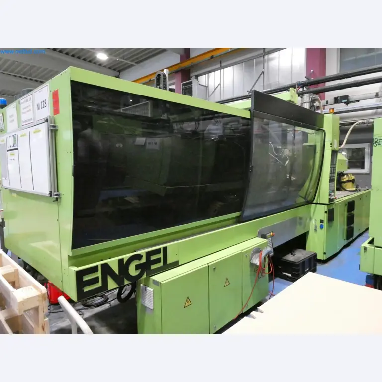 Engel Spritzgießmaschinen und Maschinen aus der Kunststoffindustrie-2