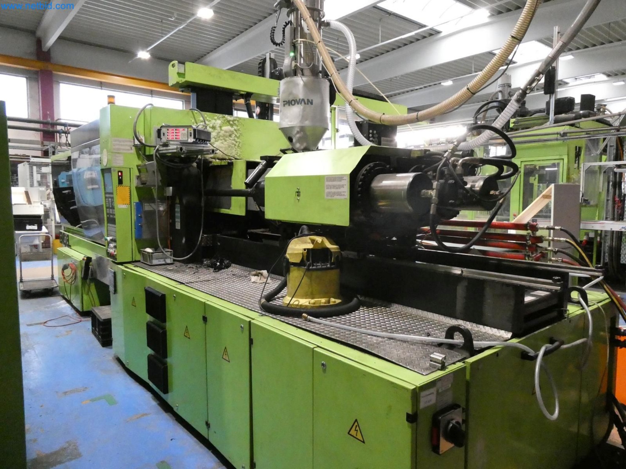 Engel Spritzgießmaschinen und Maschinen aus der Kunststoffindustrie-4