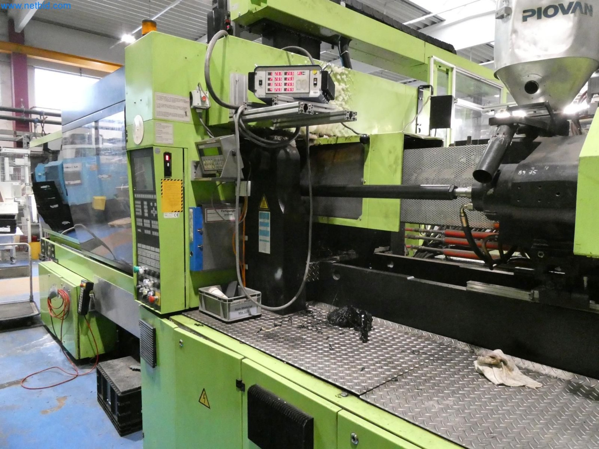 Engel Spritzgießmaschinen und Maschinen aus der Kunststoffindustrie-5