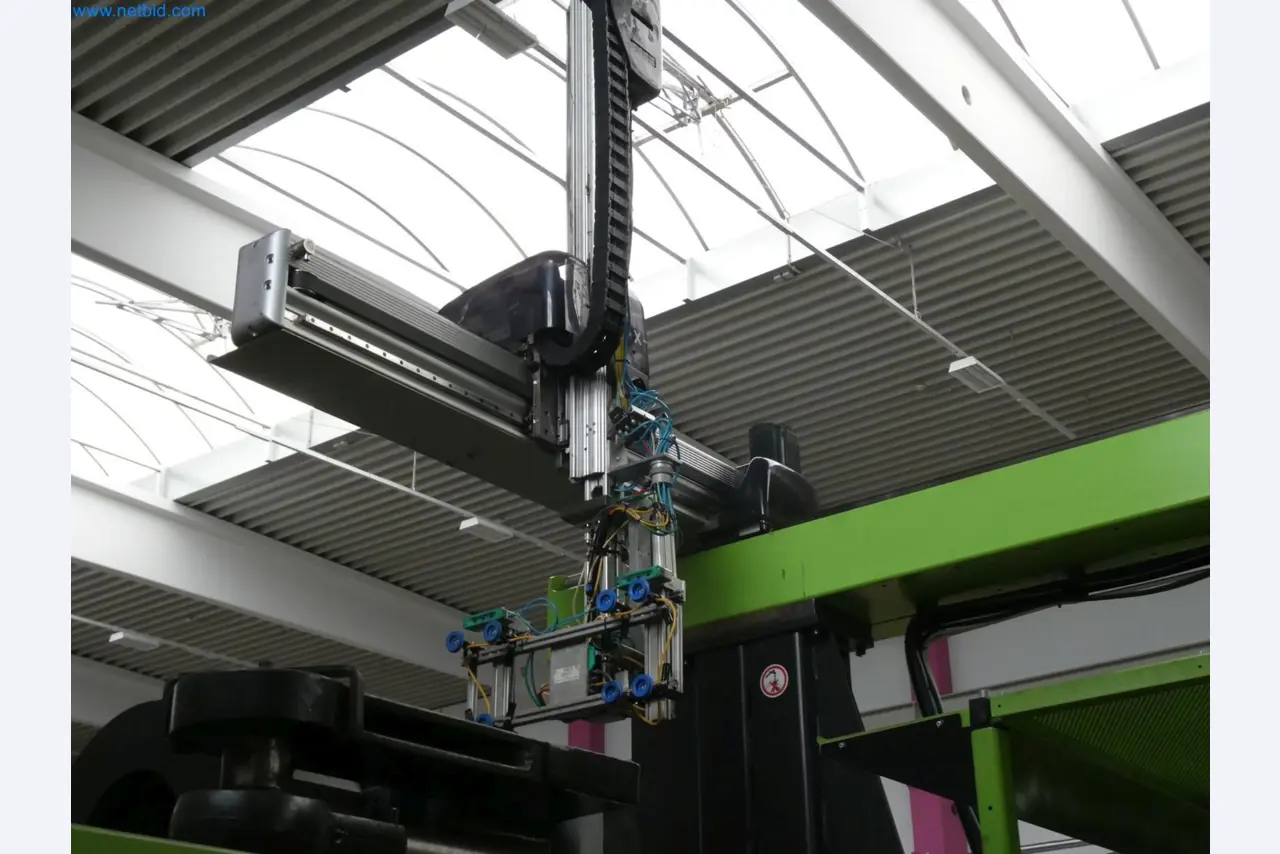 Engel Spritzgießmaschinen und Maschinen aus der Kunststoffindustrie-11