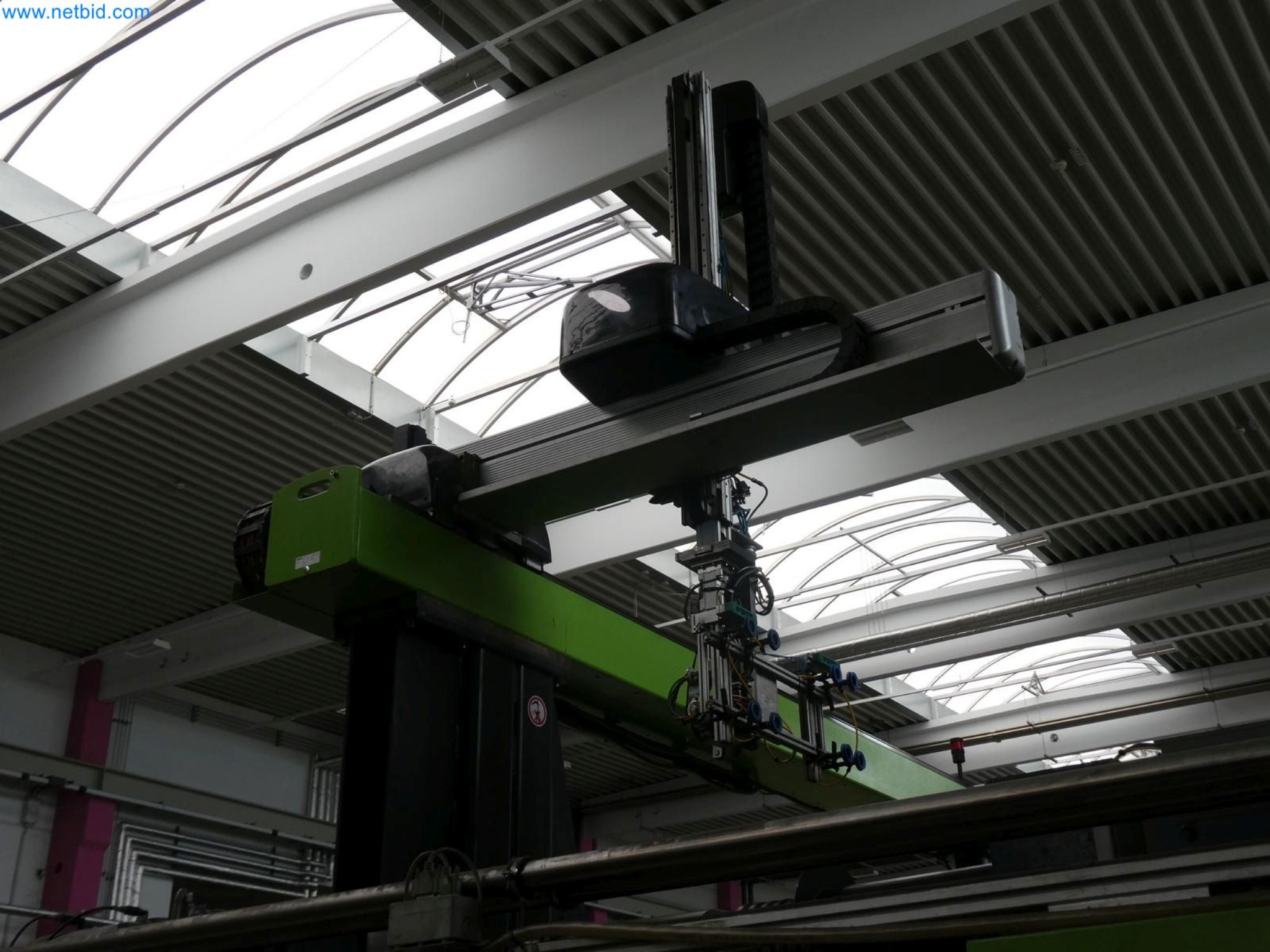 Engel Spritzgießmaschinen und Maschinen aus der Kunststoffindustrie-13