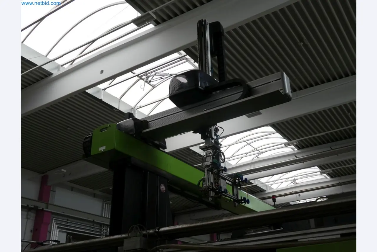 Engel Spritzgießmaschinen und Maschinen aus der Kunststoffindustrie-13