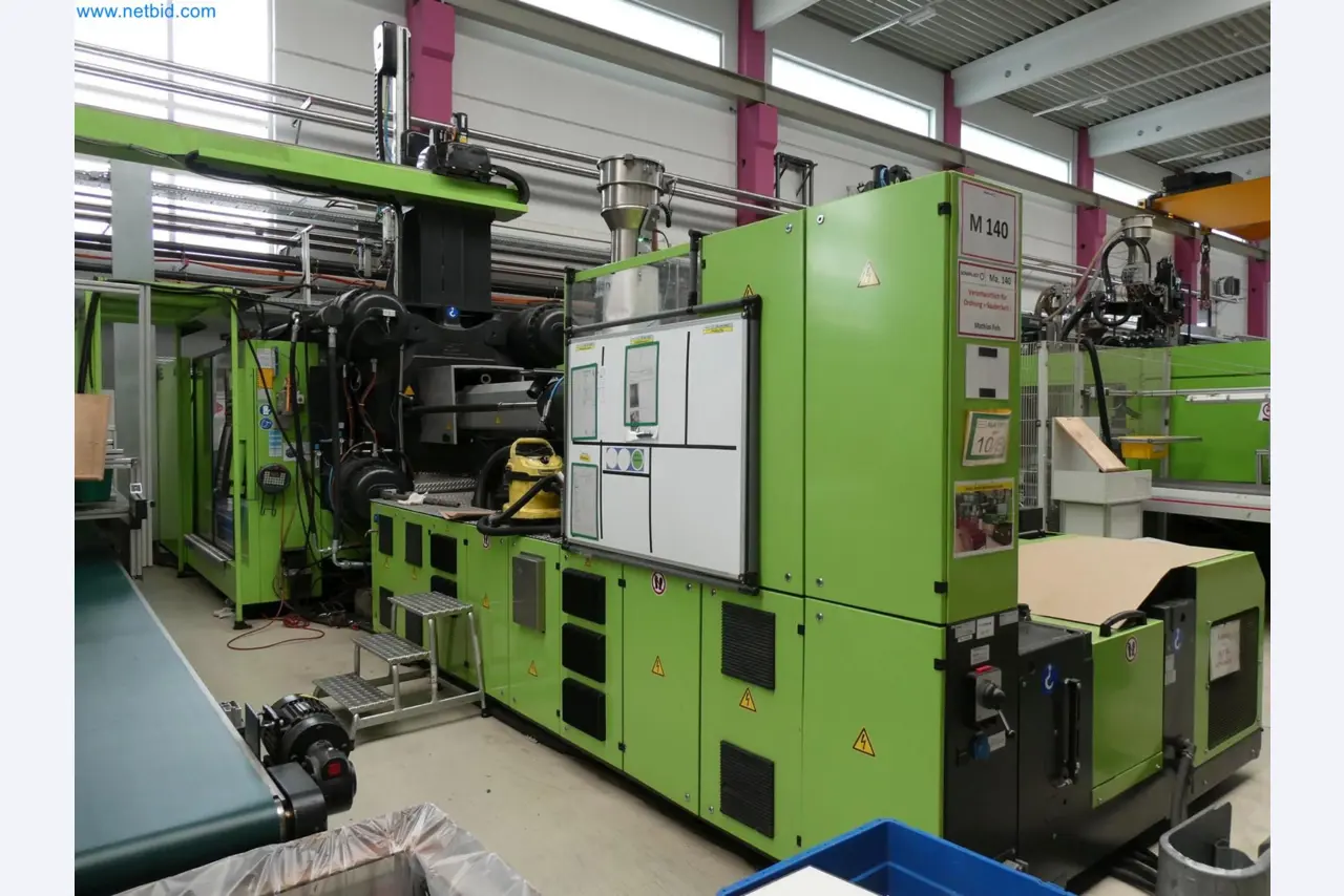 Engel Spritzgießmaschinen und Maschinen aus der Kunststoffindustrie-1