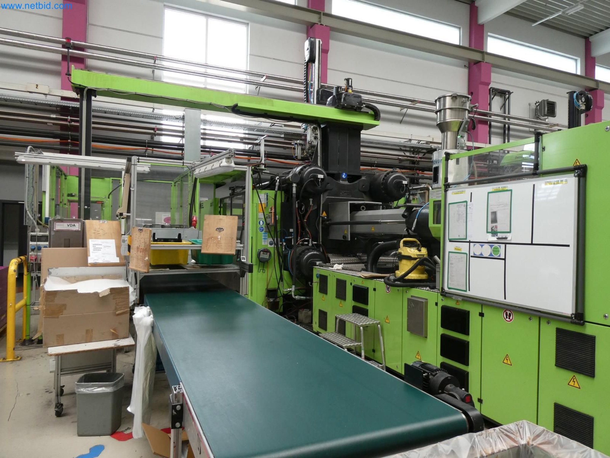 Engel Spritzgießmaschinen und Maschinen aus der Kunststoffindustrie-2