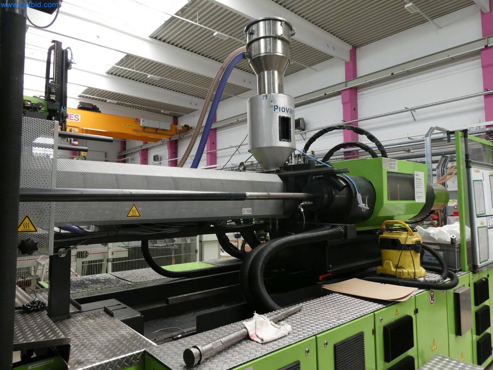 Engel Spritzgießmaschinen und Maschinen aus der Kunststoffindustrie-4