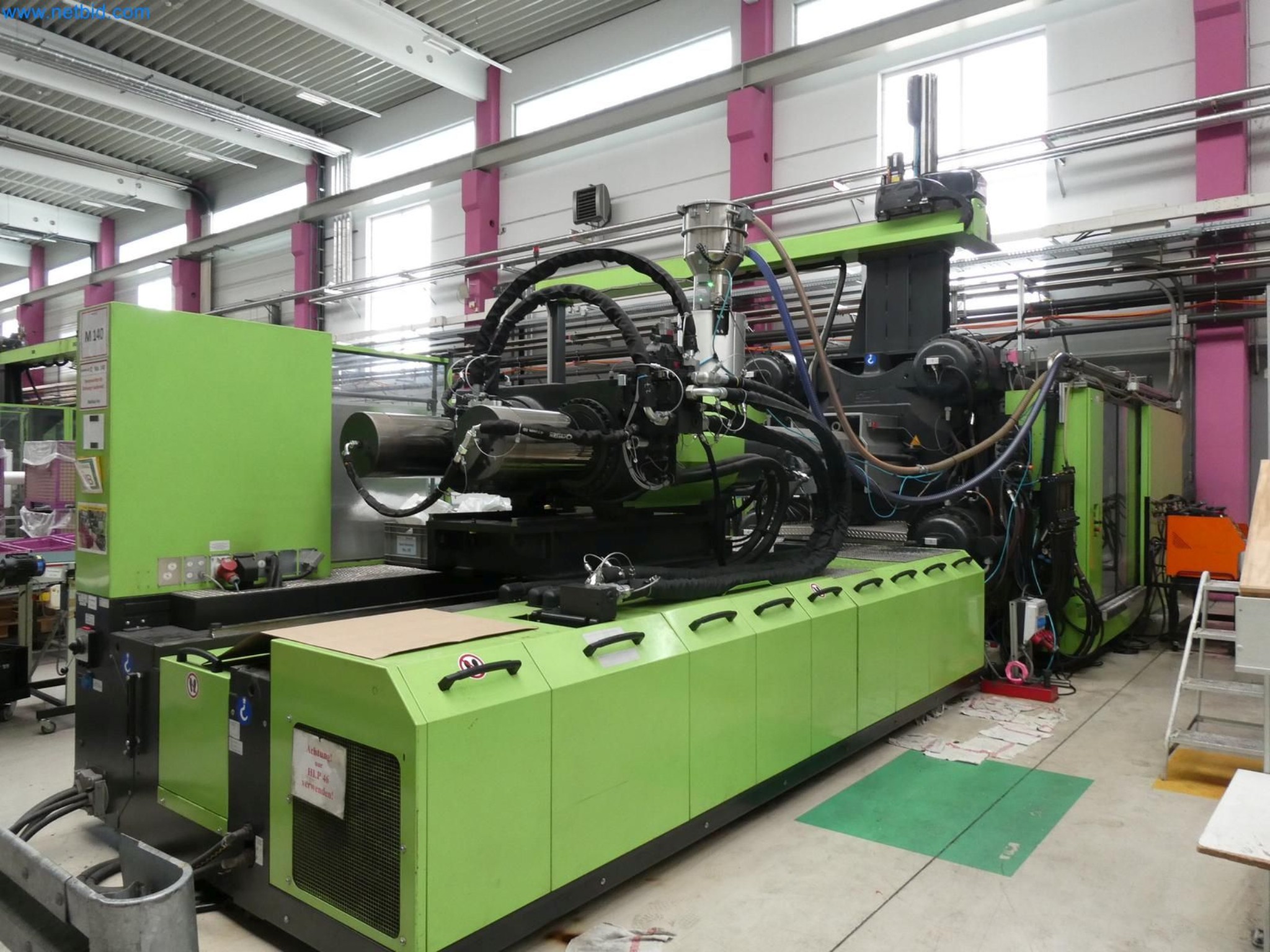 Engel Spritzgießmaschinen und Maschinen aus der Kunststoffindustrie-5