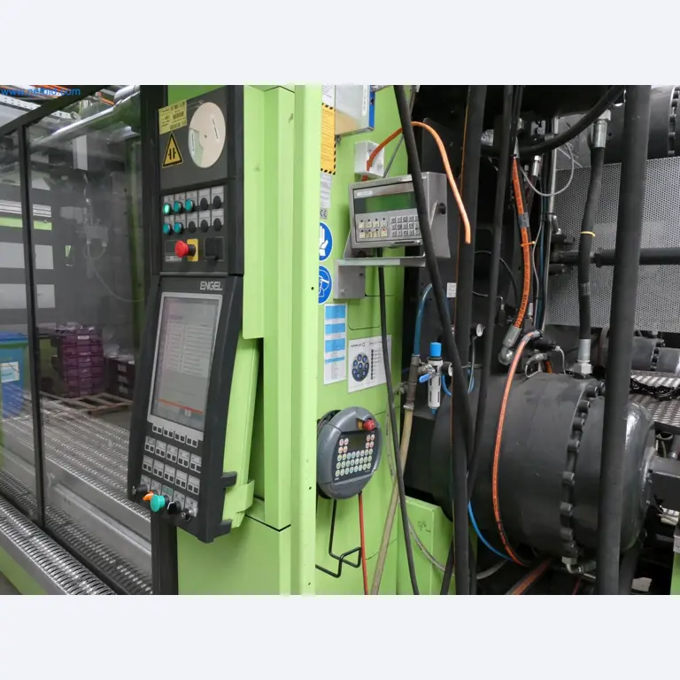 Engel Spritzgießmaschinen und Maschinen aus der Kunststoffindustrie-6