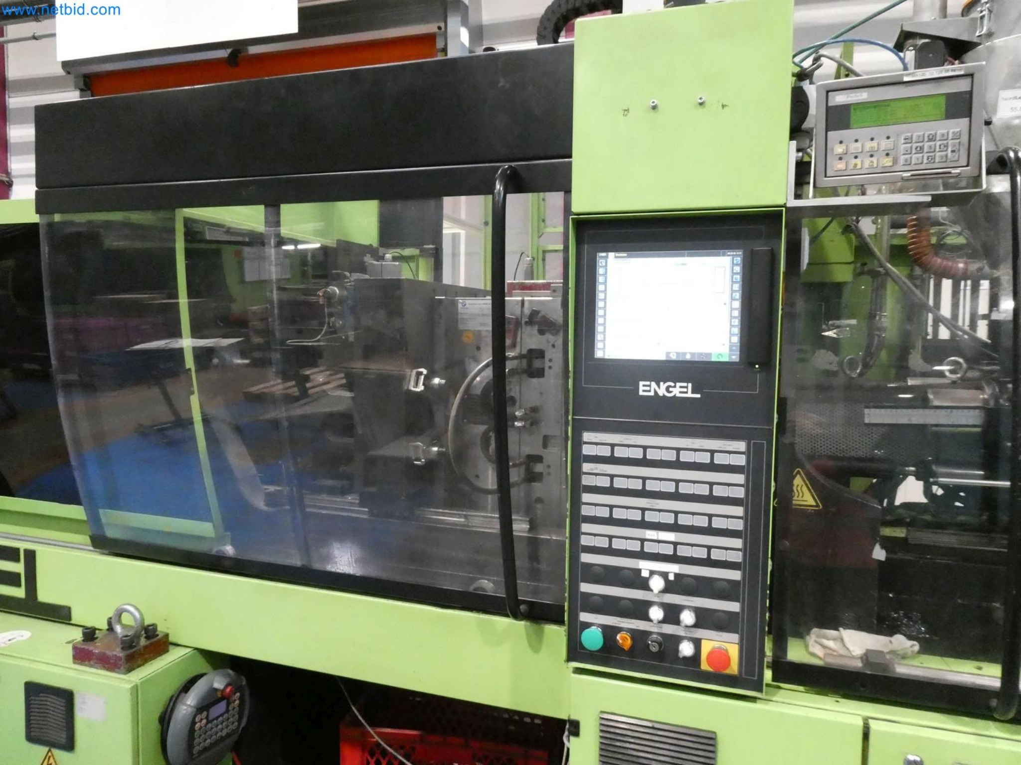 Engel Spritzgießmaschinen und Maschinen aus der Kunststoffindustrie-2