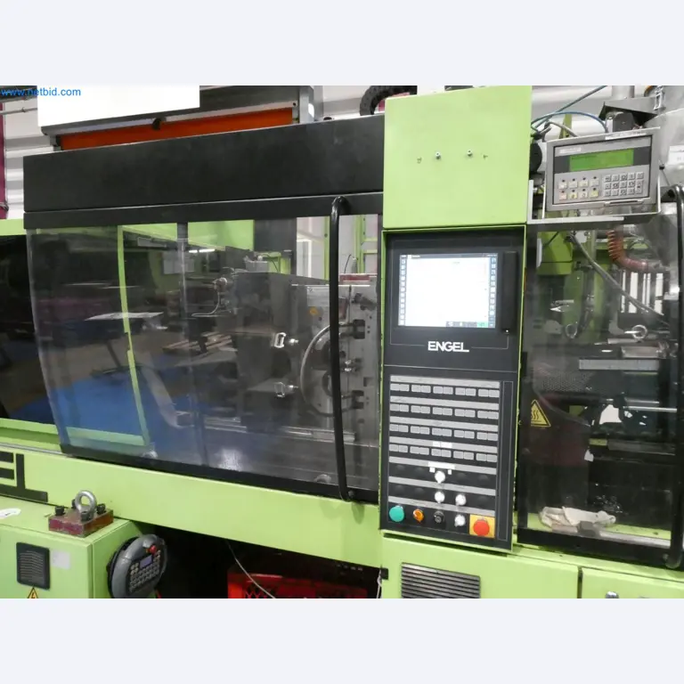 Engel Spritzgießmaschinen und Maschinen aus der Kunststoffindustrie-2