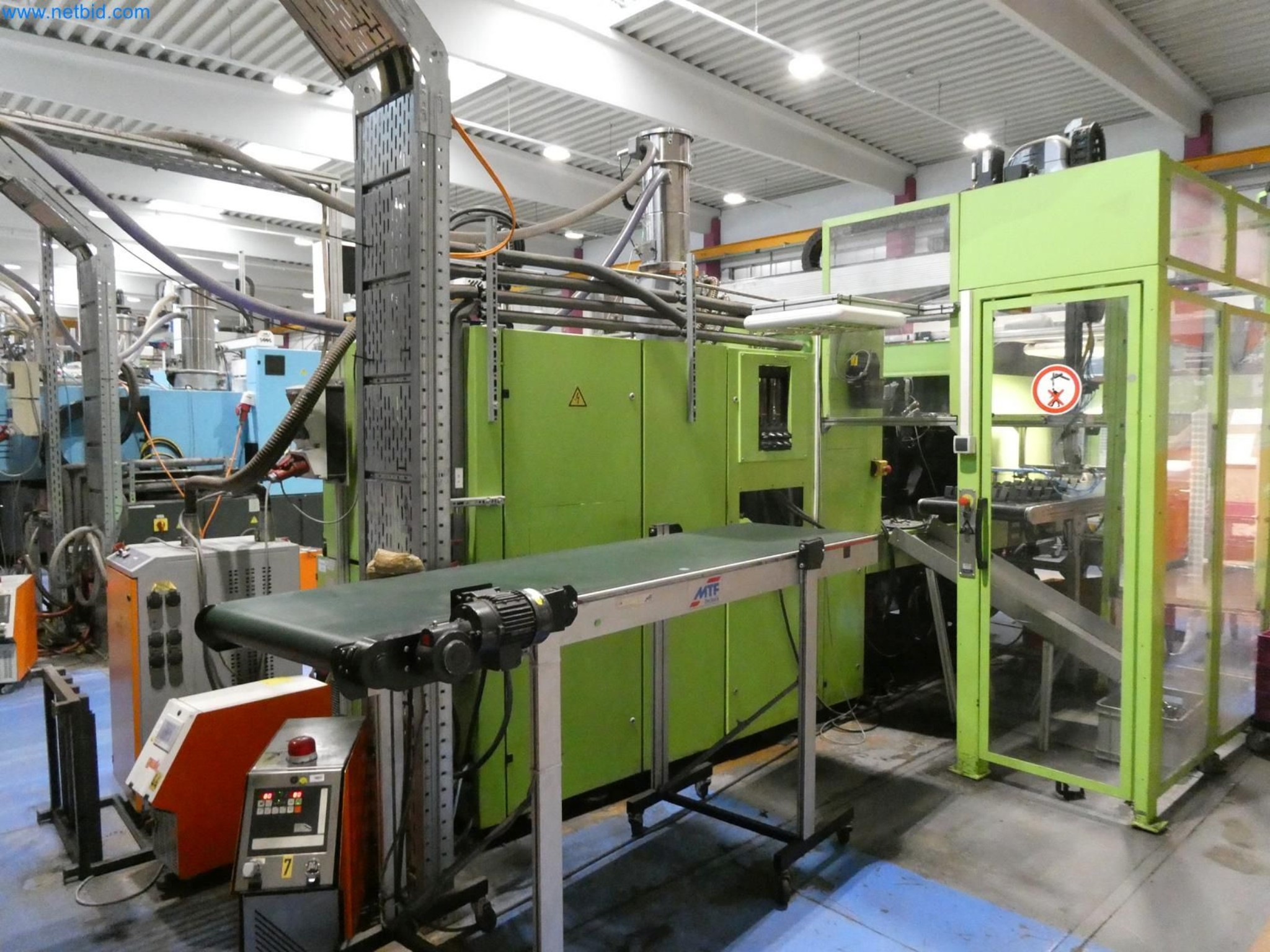 Engel Spritzgießmaschinen und Maschinen aus der Kunststoffindustrie-4