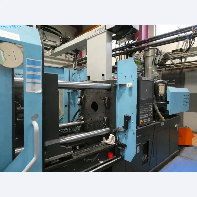 Engel Spritzgießmaschinen und Maschinen aus der Kunststoffindustrie-2