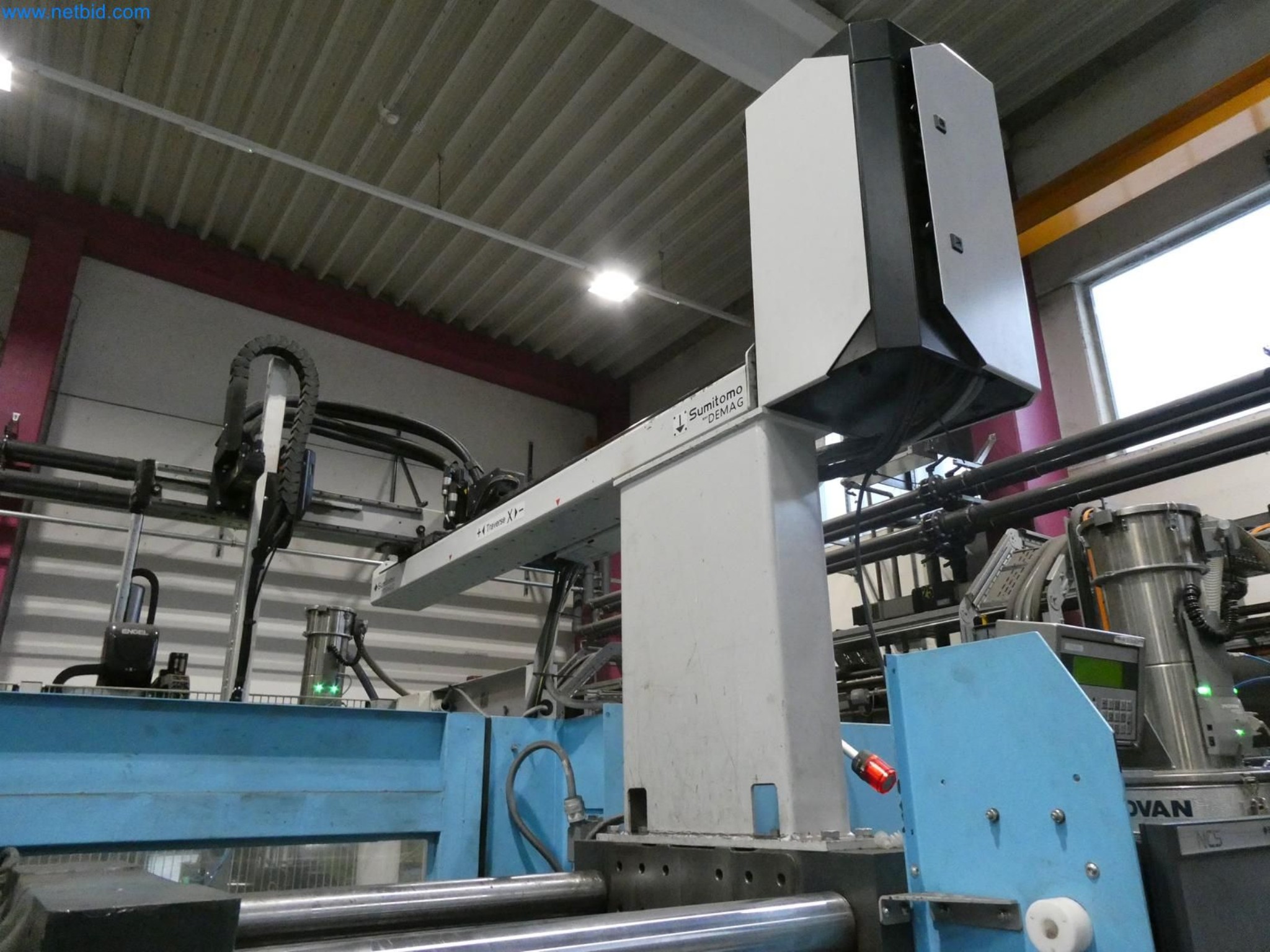 Engel Spritzgießmaschinen und Maschinen aus der Kunststoffindustrie-9