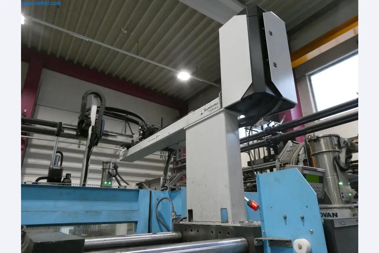 Engel Spritzgießmaschinen und Maschinen aus der Kunststoffindustrie-9