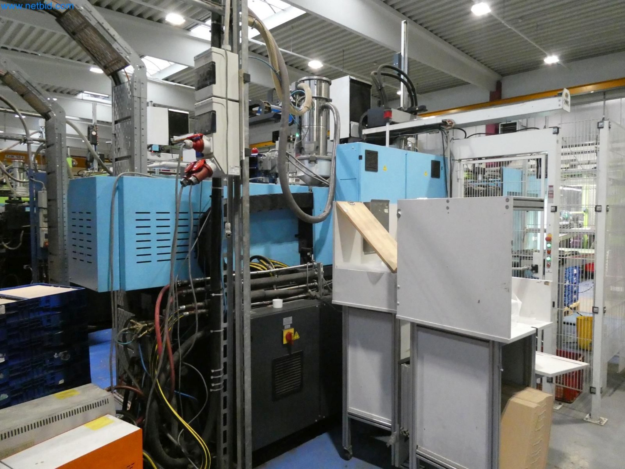 Engel Spritzgießmaschinen und Maschinen aus der Kunststoffindustrie-4