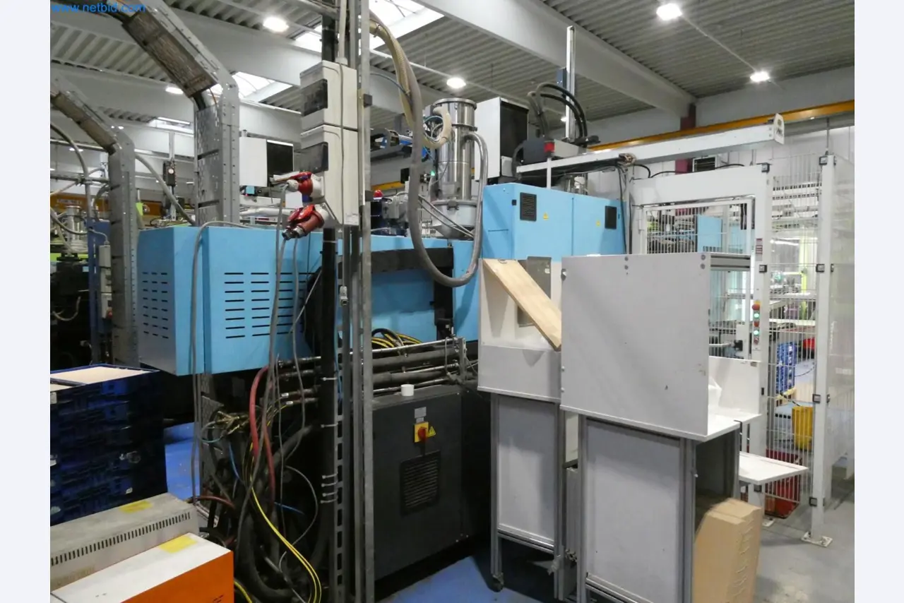 Engel Spritzgießmaschinen und Maschinen aus der Kunststoffindustrie-4