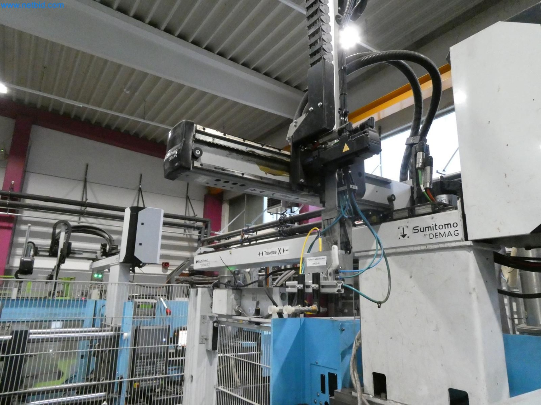 Engel Spritzgießmaschinen und Maschinen aus der Kunststoffindustrie-9