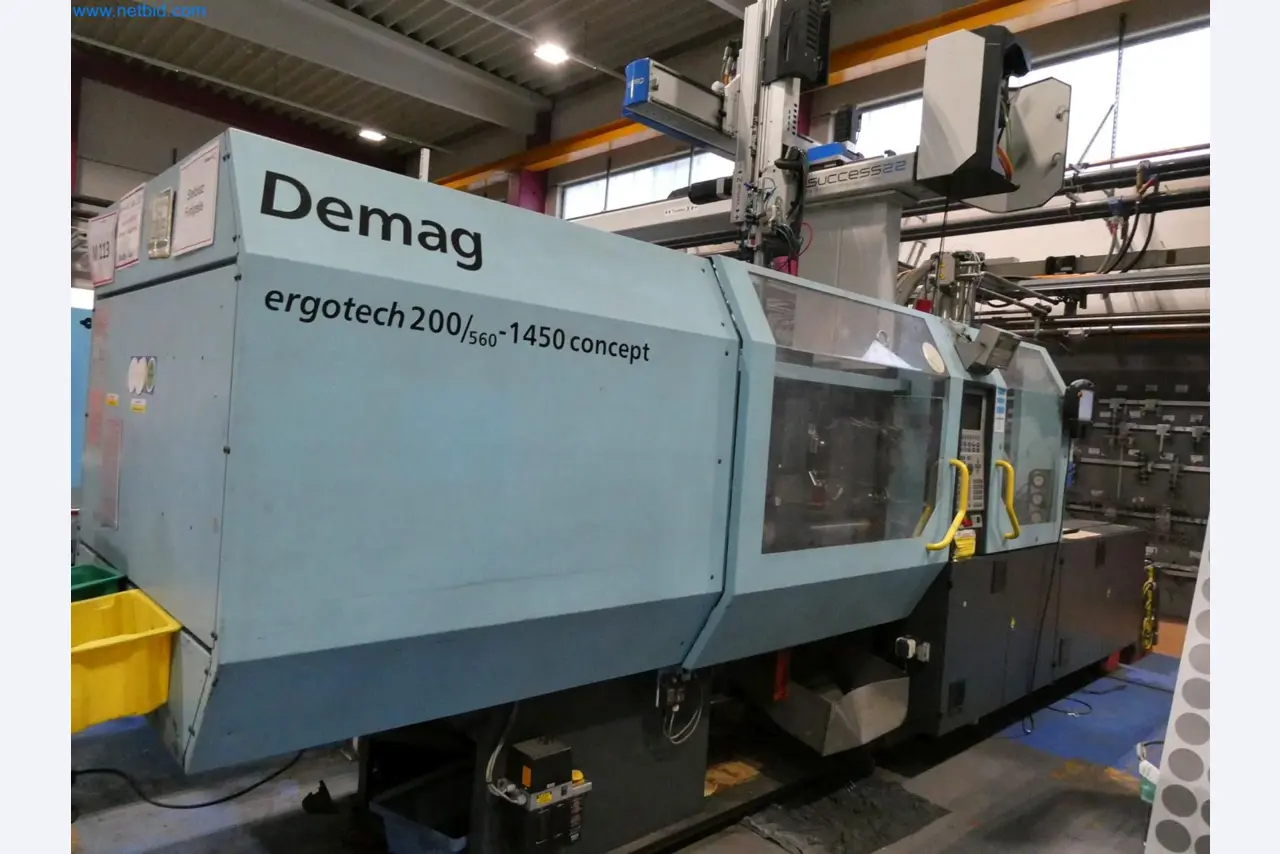 Engel Spritzgießmaschinen und Maschinen aus der Kunststoffindustrie-1