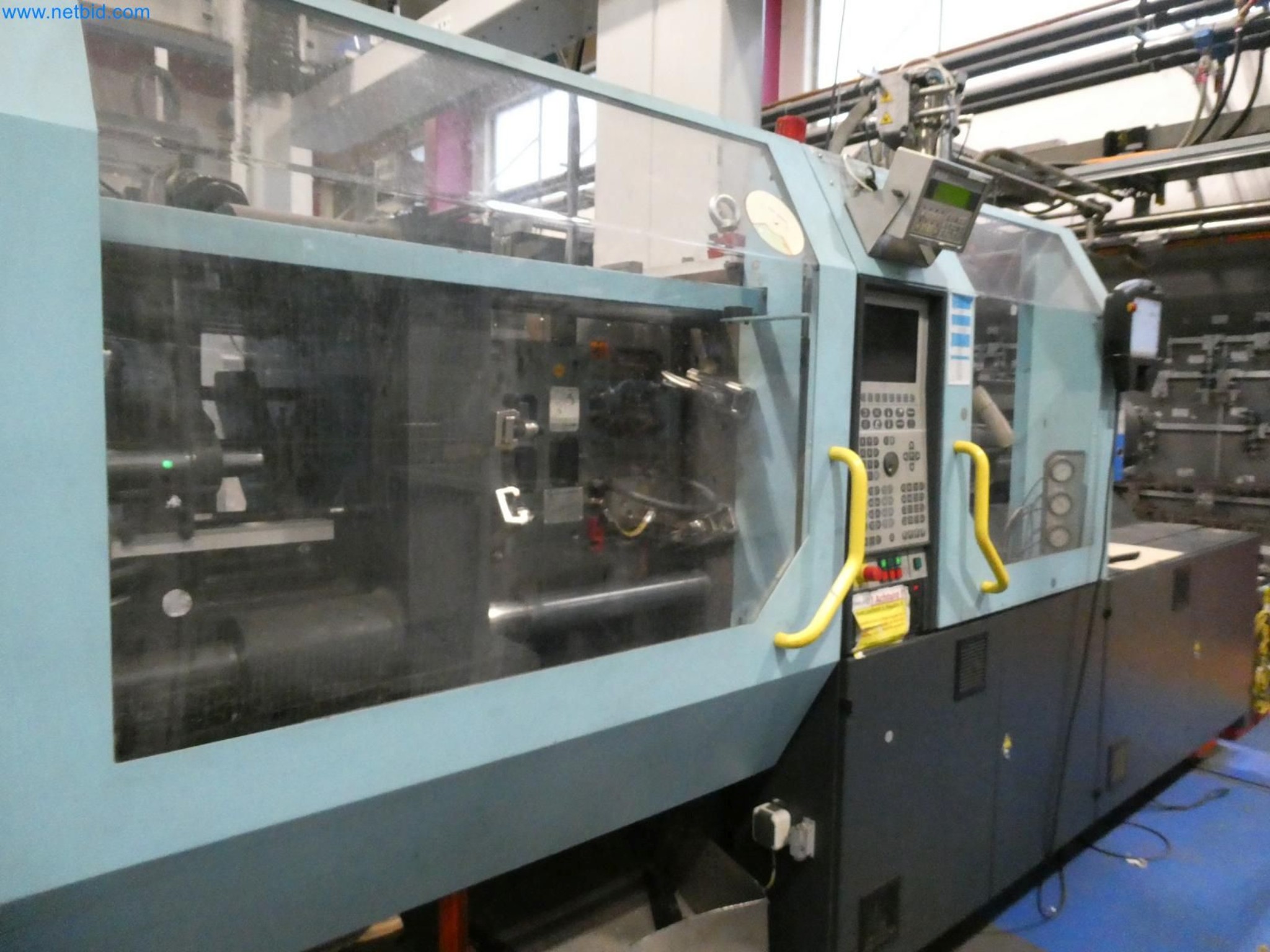 Engel Spritzgießmaschinen und Maschinen aus der Kunststoffindustrie-2