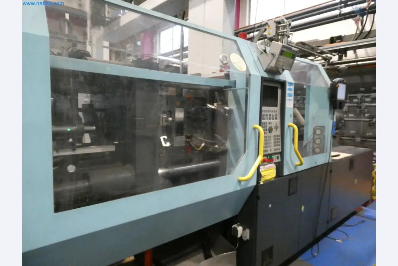 Engel Spritzgießmaschinen und Maschinen aus der Kunststoffindustrie-2