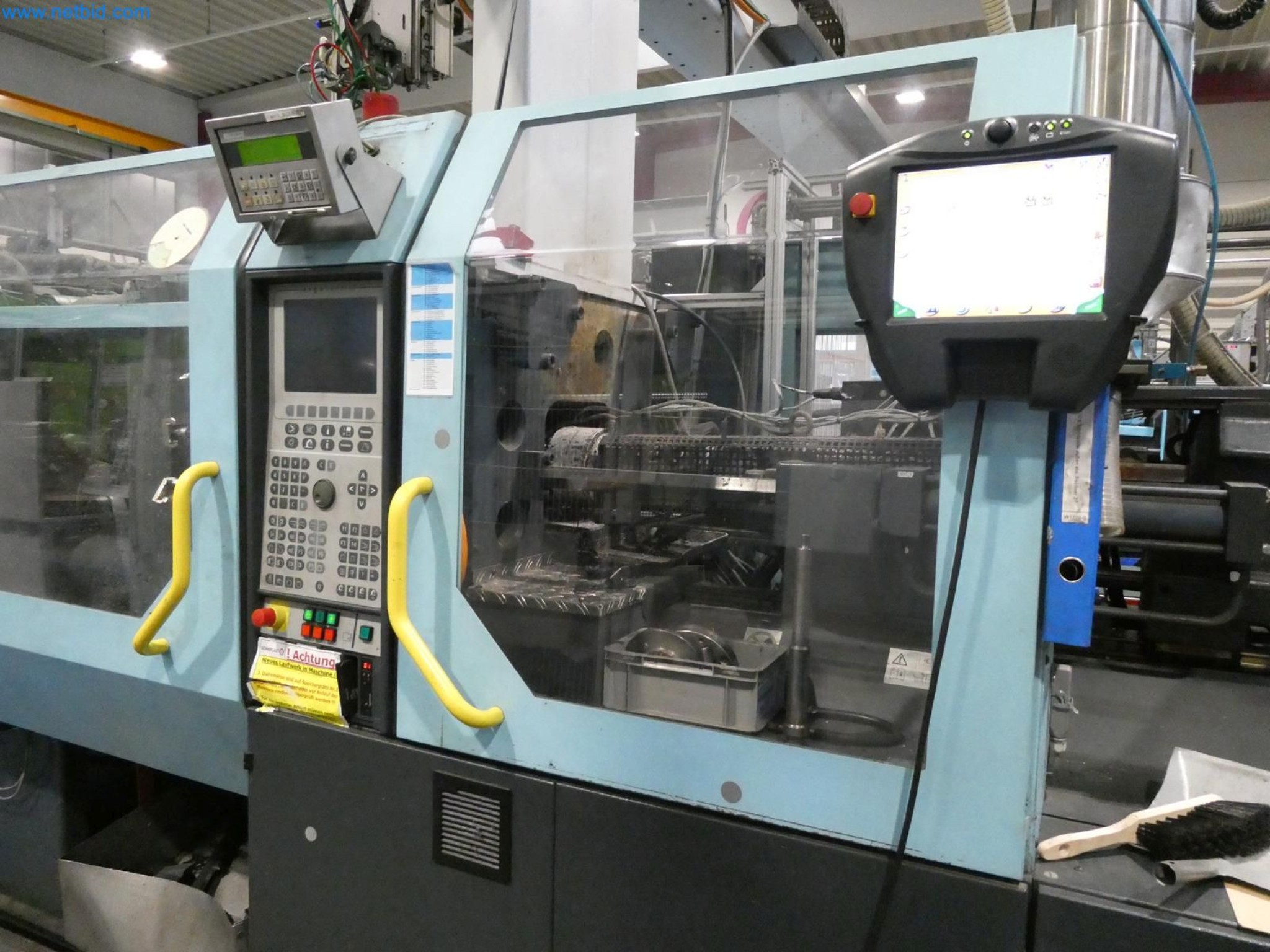 Engel Spritzgießmaschinen und Maschinen aus der Kunststoffindustrie-3