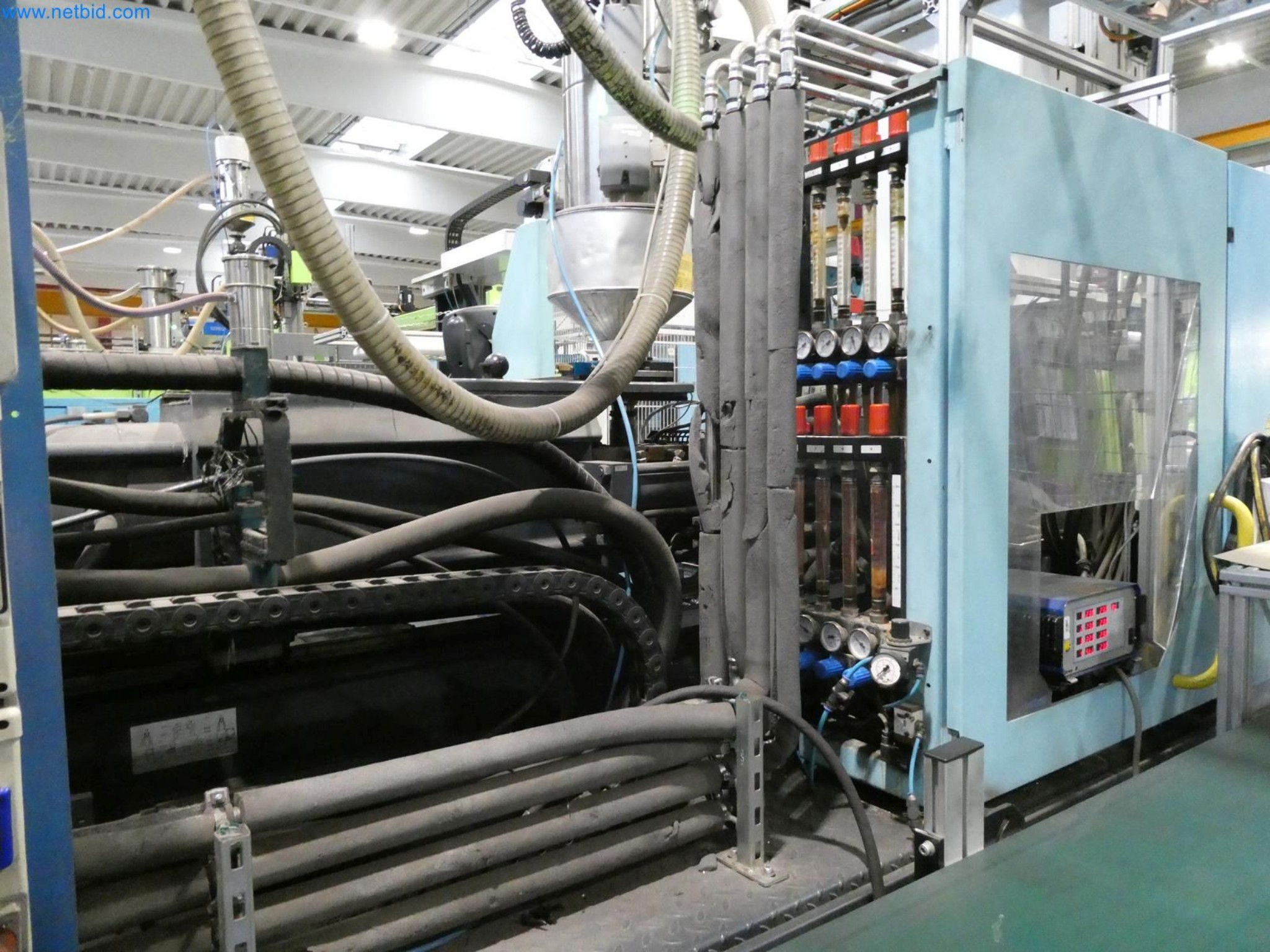 Engel Spritzgießmaschinen und Maschinen aus der Kunststoffindustrie-6