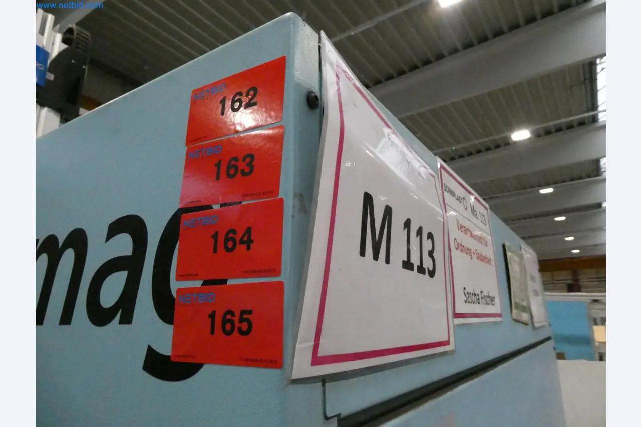 Engel Spritzgießmaschinen und Maschinen aus der Kunststoffindustrie-8