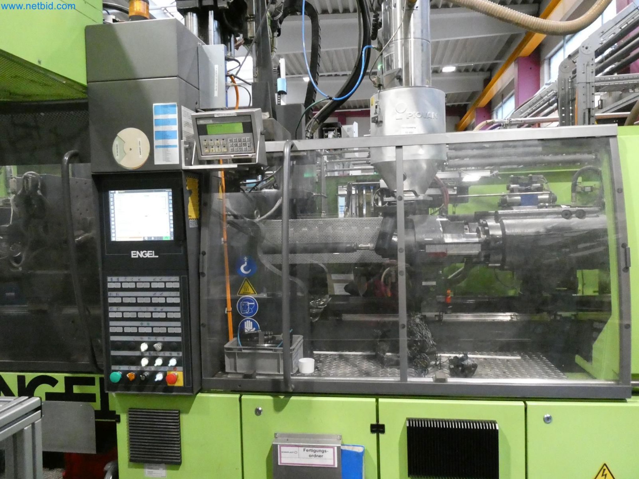 Engel Spritzgießmaschinen und Maschinen aus der Kunststoffindustrie-4