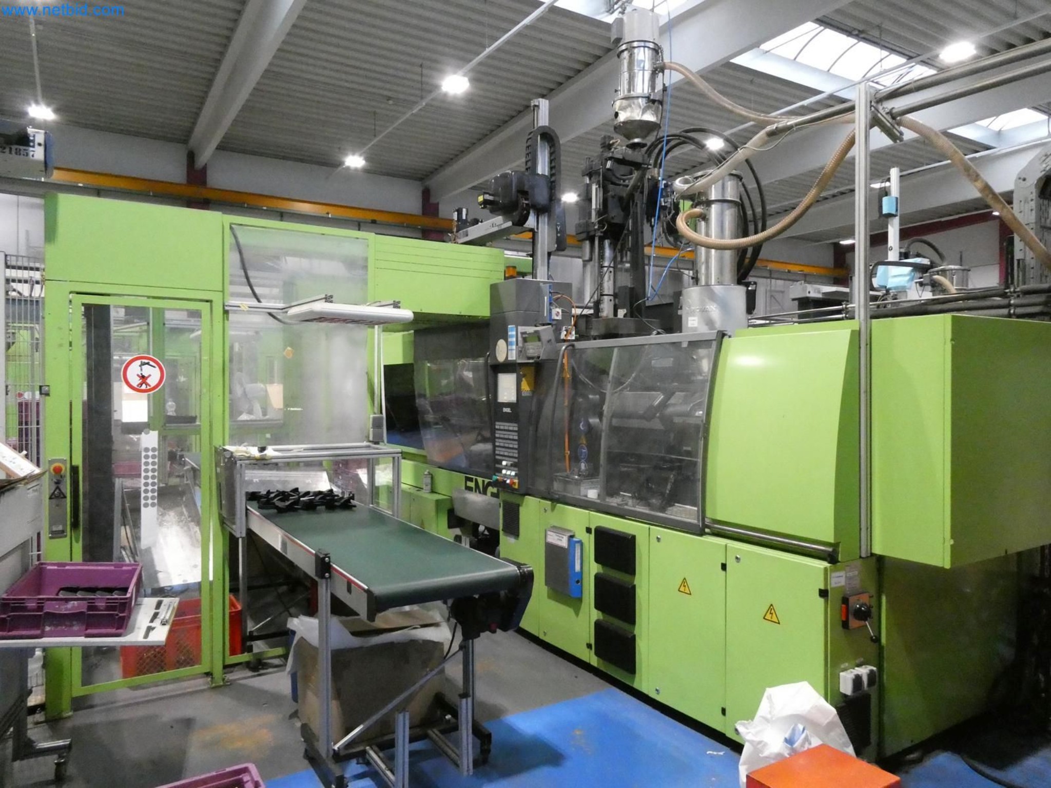 Engel Spritzgießmaschinen und Maschinen aus der Kunststoffindustrie-5