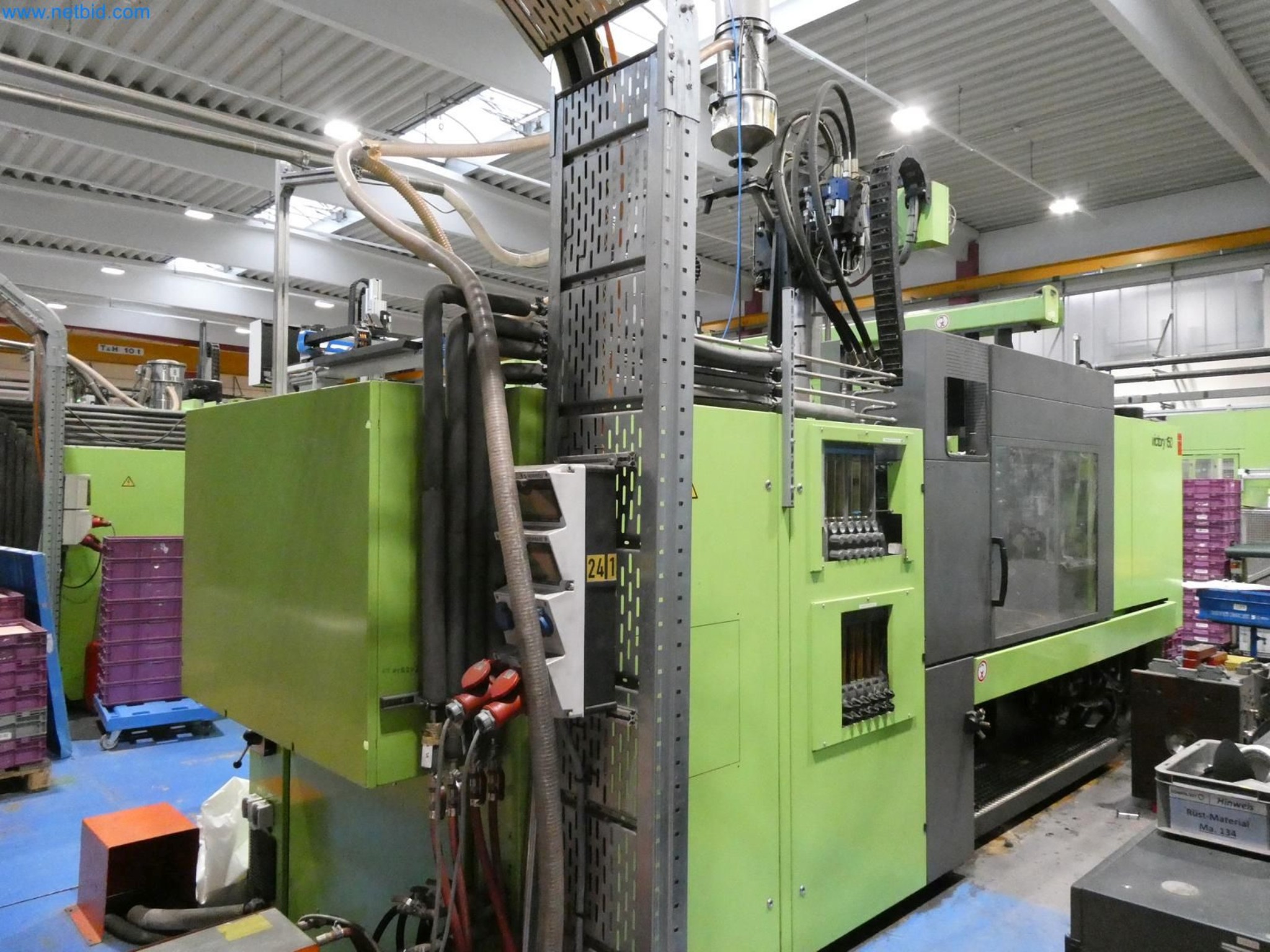 Engel Spritzgießmaschinen und Maschinen aus der Kunststoffindustrie-6