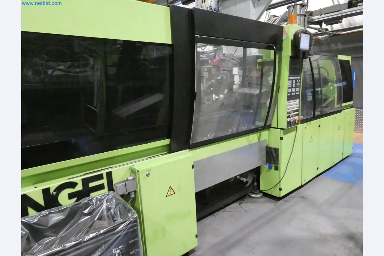 Engel Spritzgießmaschinen und Maschinen aus der Kunststoffindustrie-1