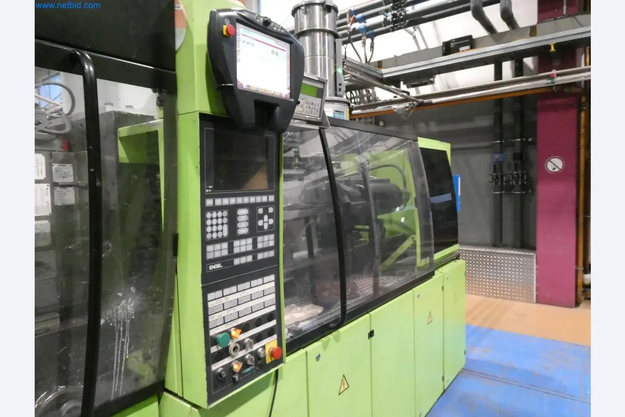 Engel Spritzgießmaschinen und Maschinen aus der Kunststoffindustrie-3