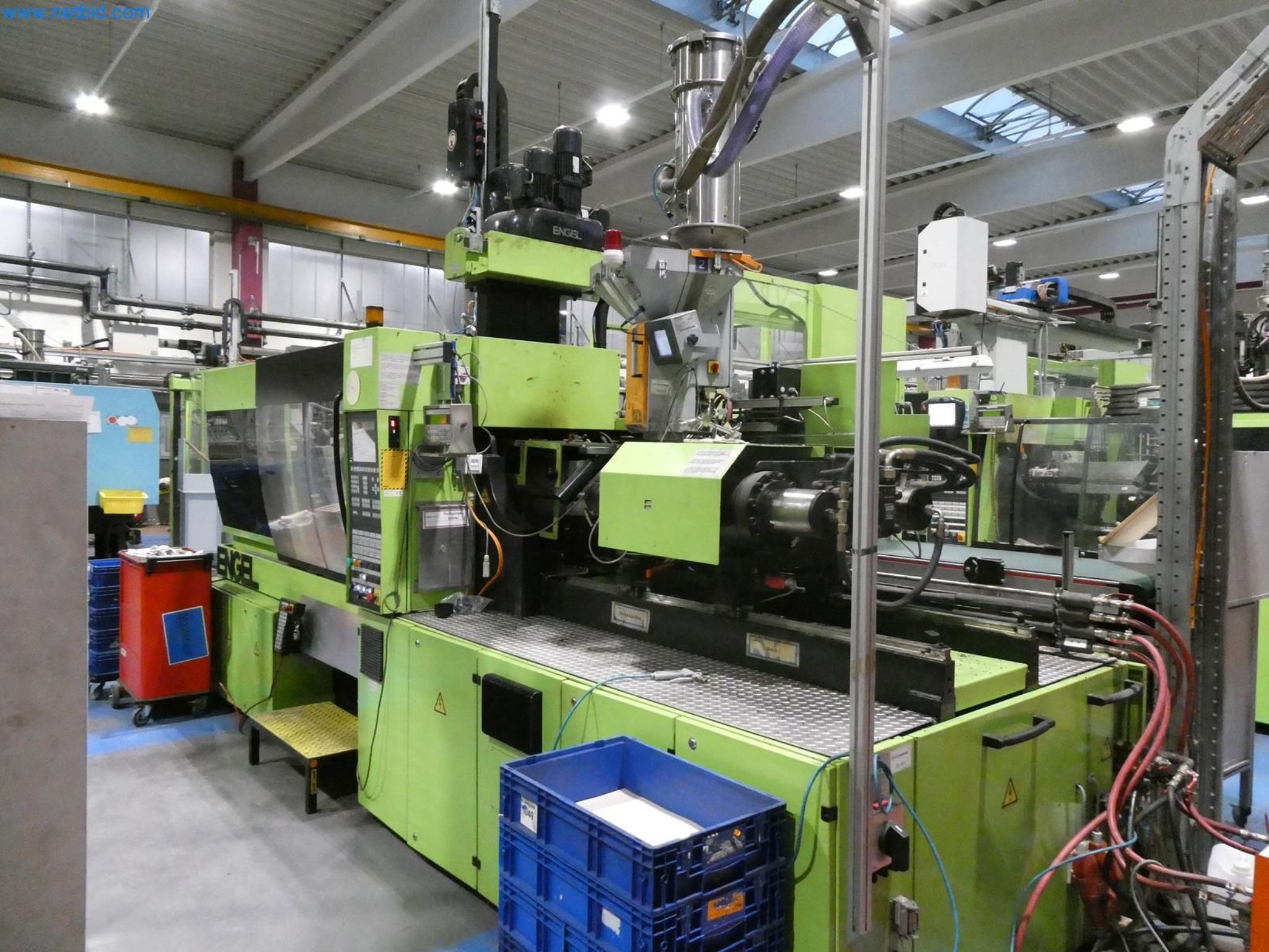 Engel Spritzgießmaschinen und Maschinen aus der Kunststoffindustrie-3
