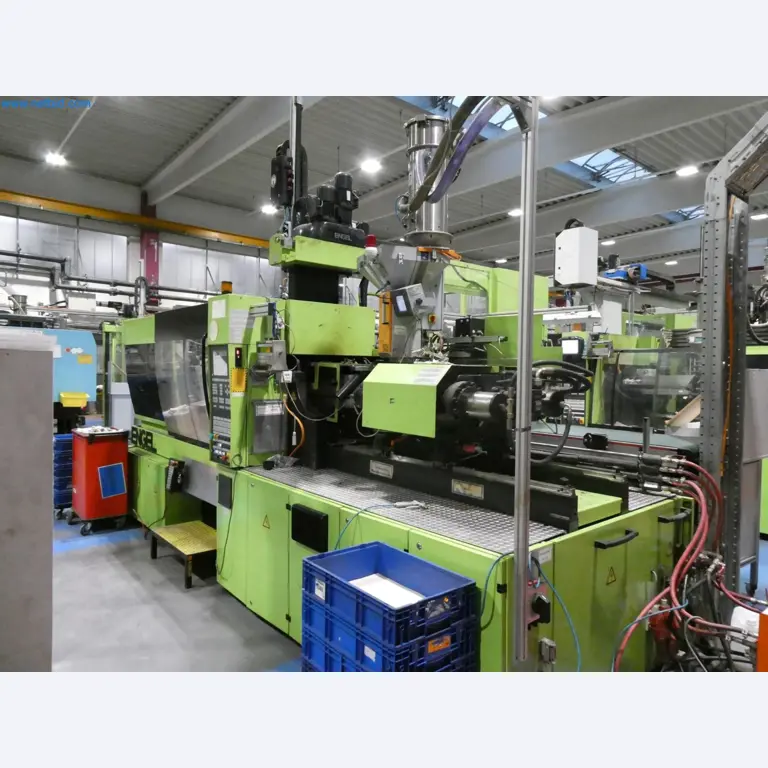 Engel Spritzgießmaschinen und Maschinen aus der Kunststoffindustrie-3