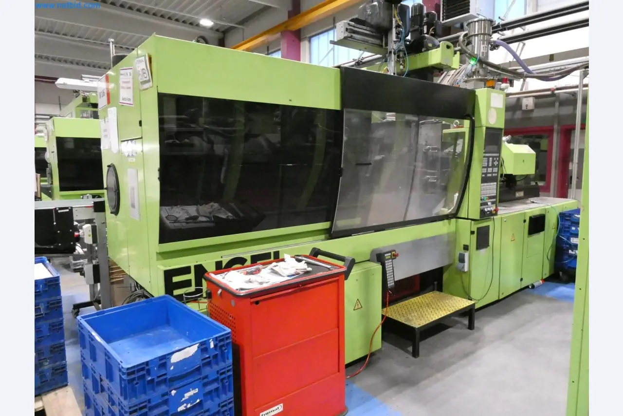 Engel Spritzgießmaschinen und Maschinen aus der Kunststoffindustrie-6