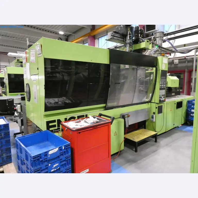 Engel Spritzgießmaschinen und Maschinen aus der Kunststoffindustrie-6