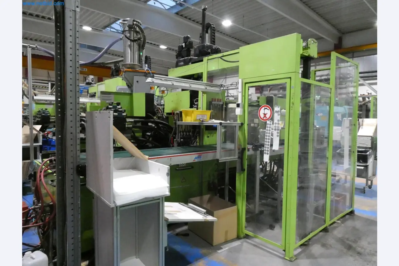 Engel Spritzgießmaschinen und Maschinen aus der Kunststoffindustrie-7