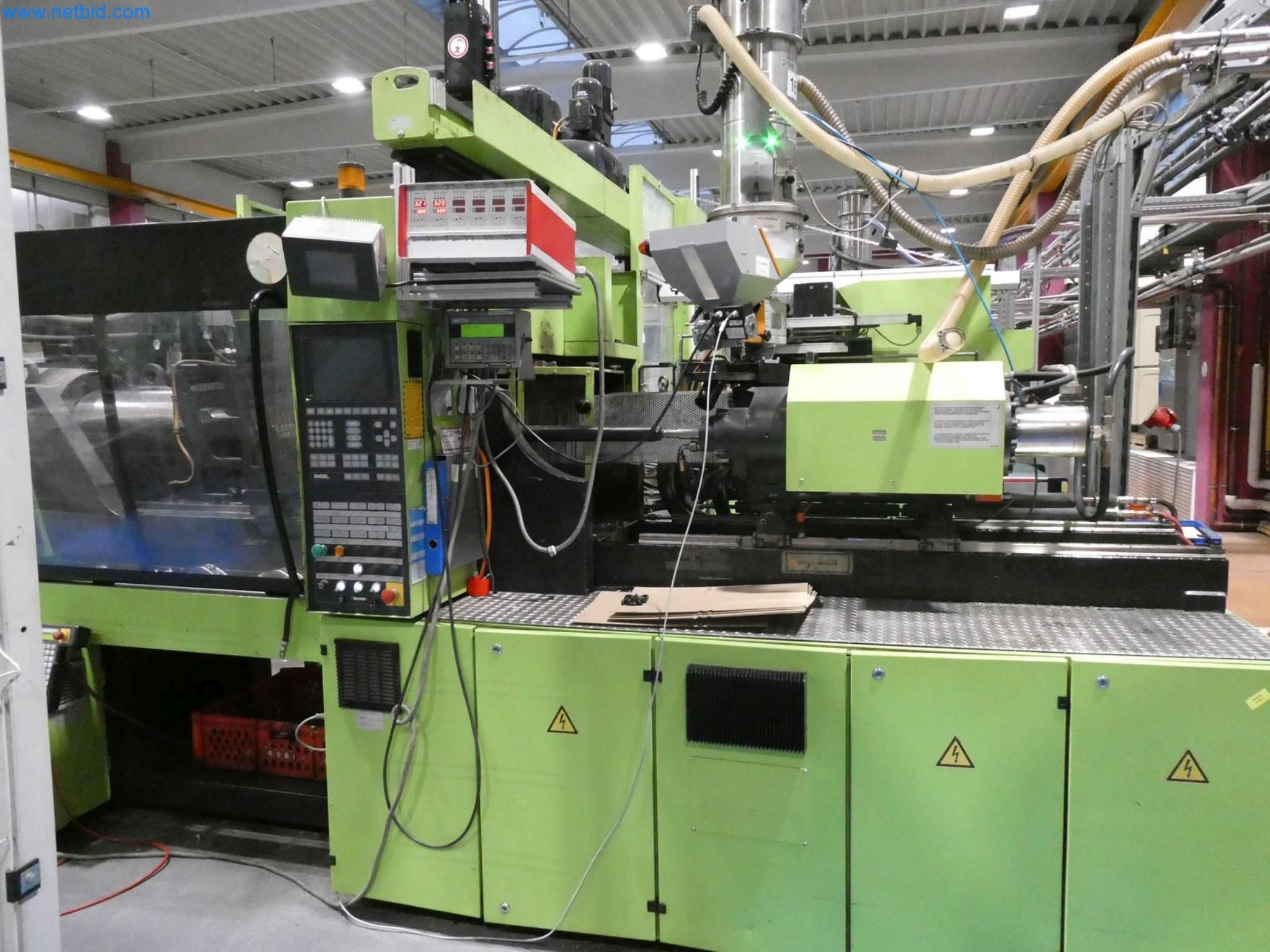 Engel Spritzgießmaschinen und Maschinen aus der Kunststoffindustrie-10