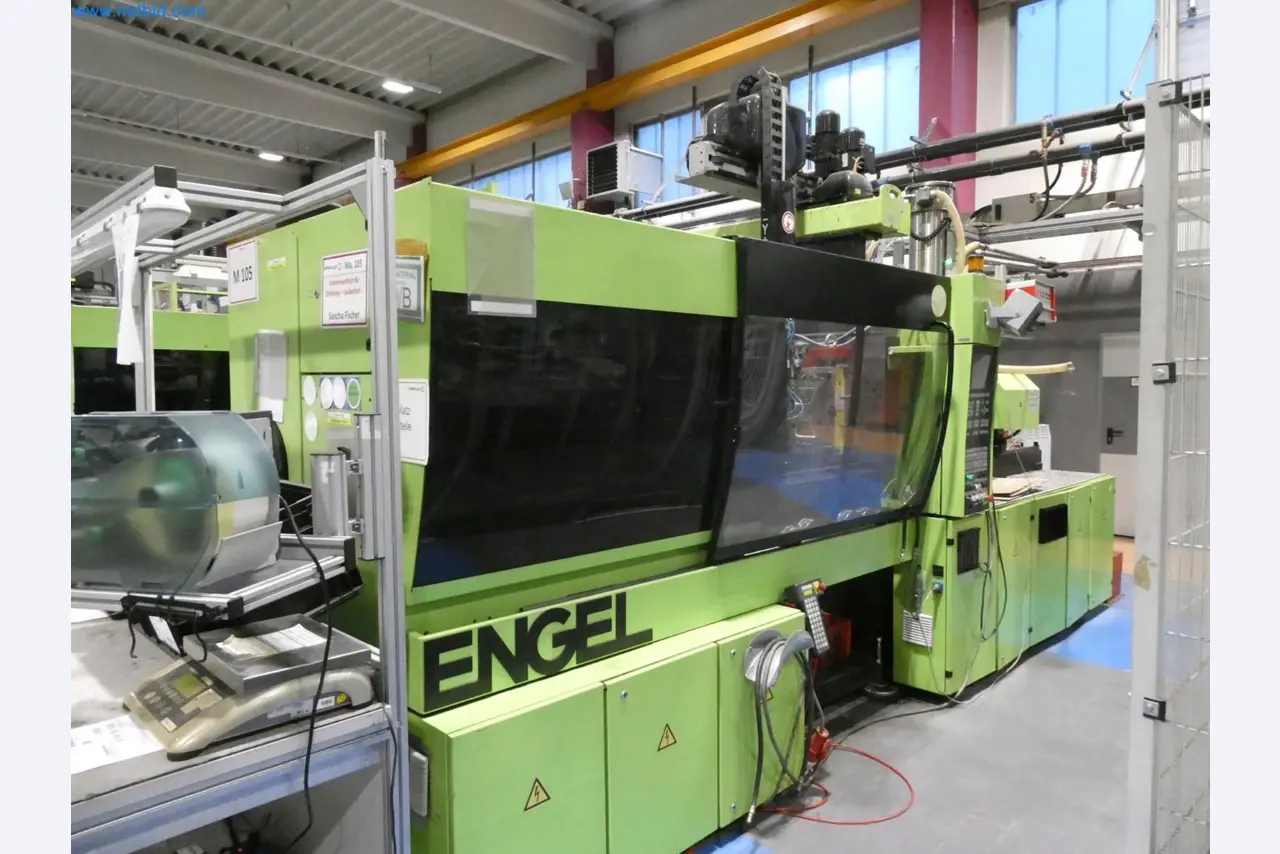 Engel Spritzgießmaschinen und Maschinen aus der Kunststoffindustrie-1