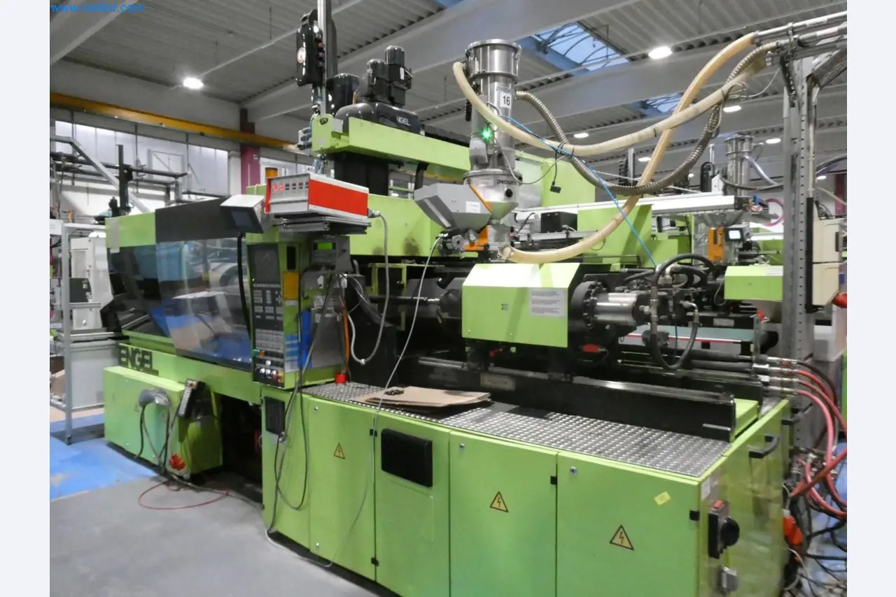 Engel Spritzgießmaschinen und Maschinen aus der Kunststoffindustrie-6