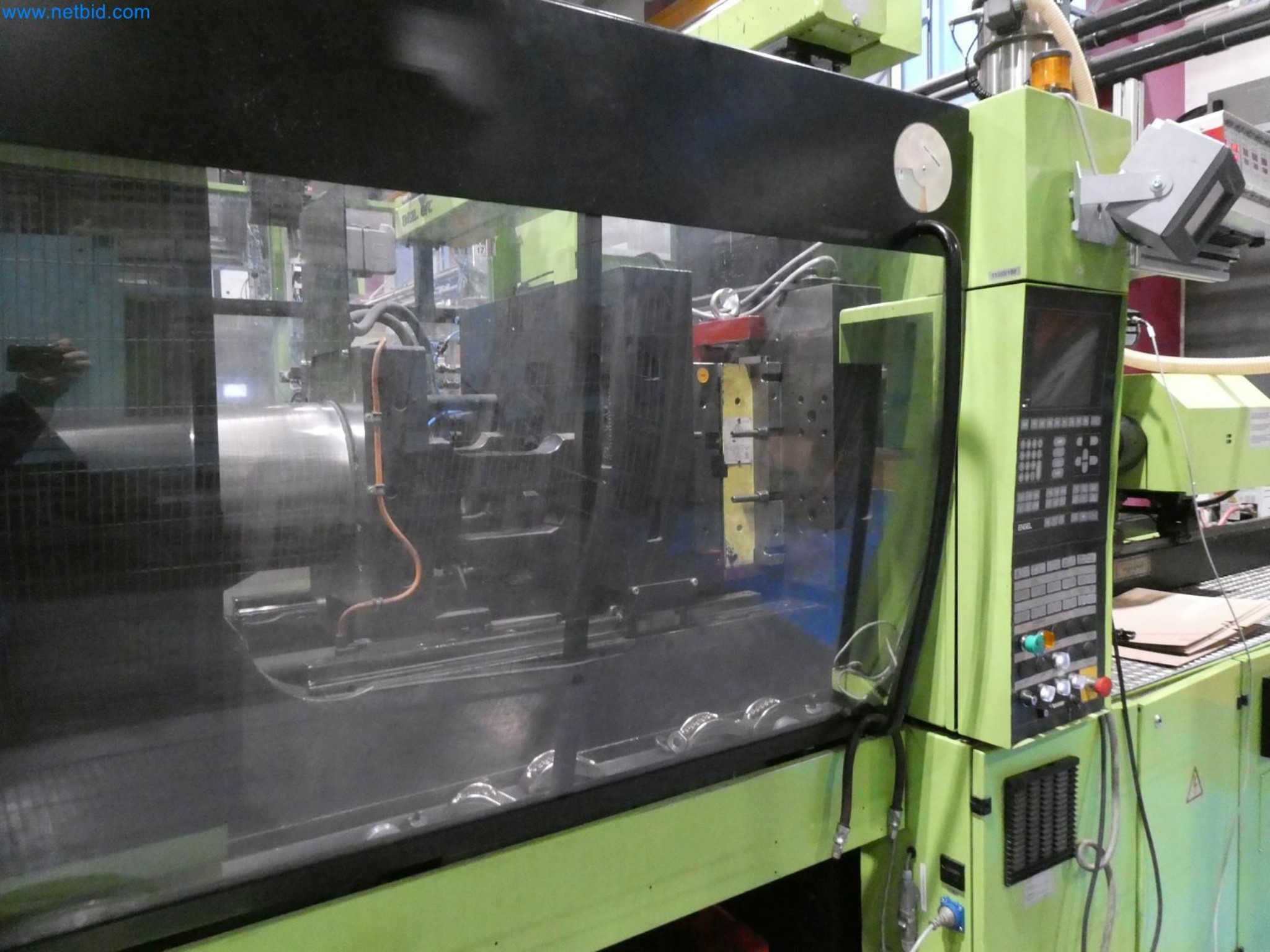 Engel Spritzgießmaschinen und Maschinen aus der Kunststoffindustrie-8